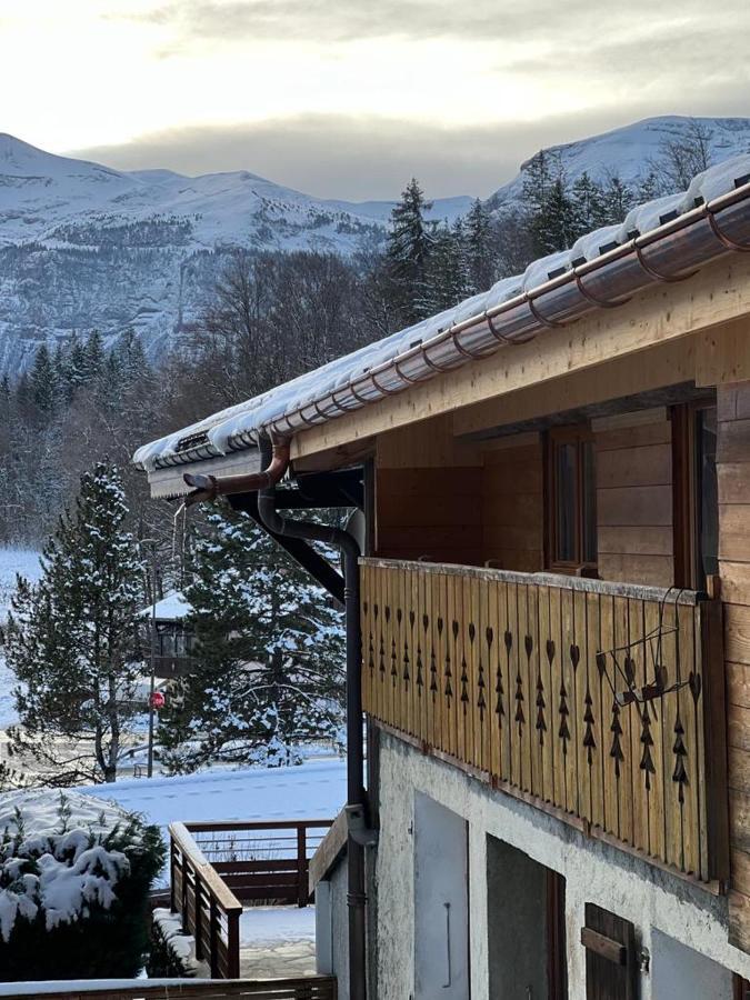 Ferme Savoyarde Renovee 2 Chambres レ・キャローズ・ダラッシュ エクステリア 写真
