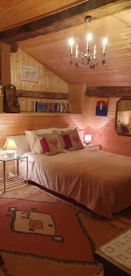 Ferme Savoyarde Renovee 2 Chambres レ・キャローズ・ダラッシュ エクステリア 写真