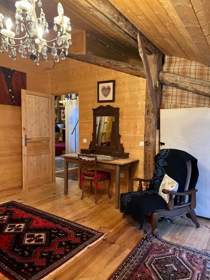 Ferme Savoyarde Renovee 2 Chambres レ・キャローズ・ダラッシュ エクステリア 写真